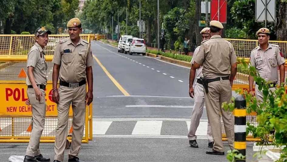 कांवड़ यात्रा को लेकर पुलिस मुस्तैद, कई मार्ग परिवर्तित, अधिकारियों ने किया निरीक्षण